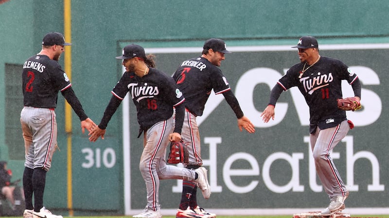 Twins complete three-game sweep over Red Sox with win at soggy Fenway Park