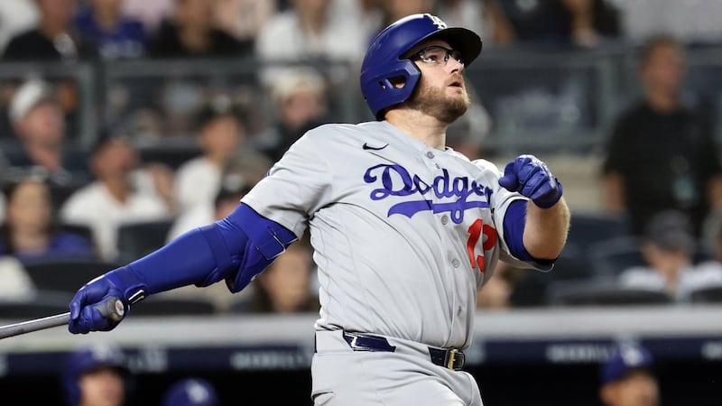 Muncy hits 2-run homer off Cole in 7th to lift Dodgers over Yankees in series opener