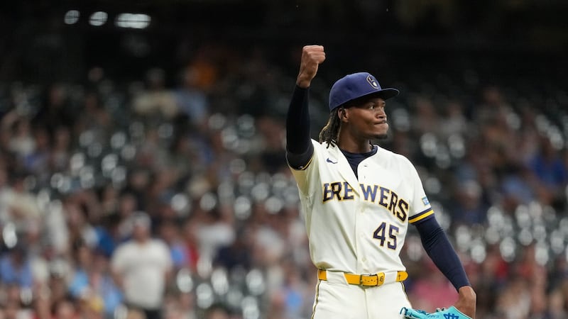 Cardinals' Marmol says Brewers relayed signs from dugout, leading to Uribe's reaction