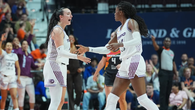 Tempo complete comeback over Sun on career night from Mabrey