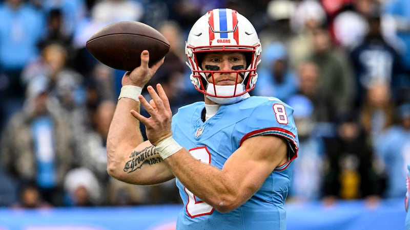 Report: Jets sign ex-Titans QB Levis, release Zappe