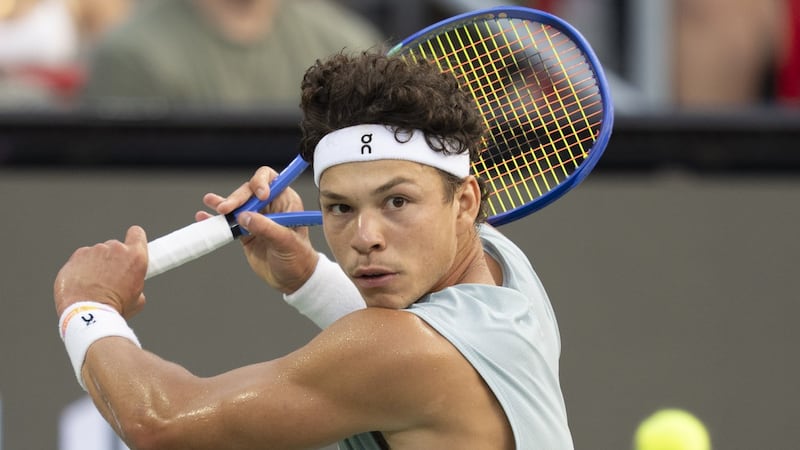 Defending champ Shelton downs Fonseca, advances to National Bank Open quarterfinals