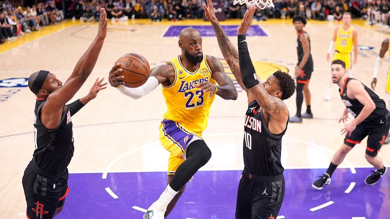 Kennard scores 27, LeBron leads Lakers to surprising win over Rockets in playoff opener