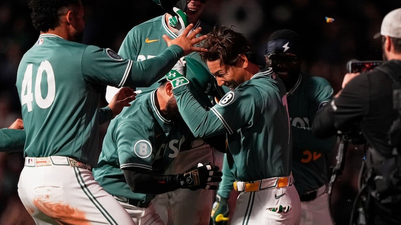 Pinch-hitter Yoshida delivers RBI single in 10th as Red Sox beat Tigers