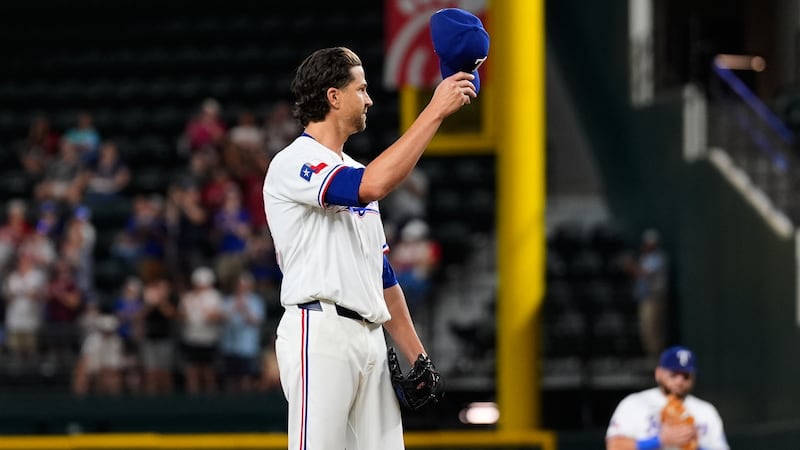 Rangers’ deGrom reaches 2,000 strikeouts in second-fewest games and innings pitched