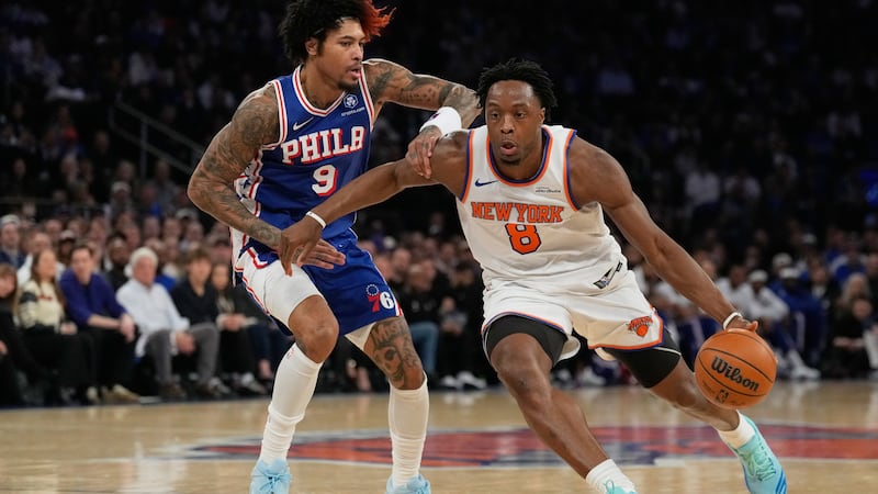 Knicks’ Anunoby exits Game 2 late with apparent leg injury