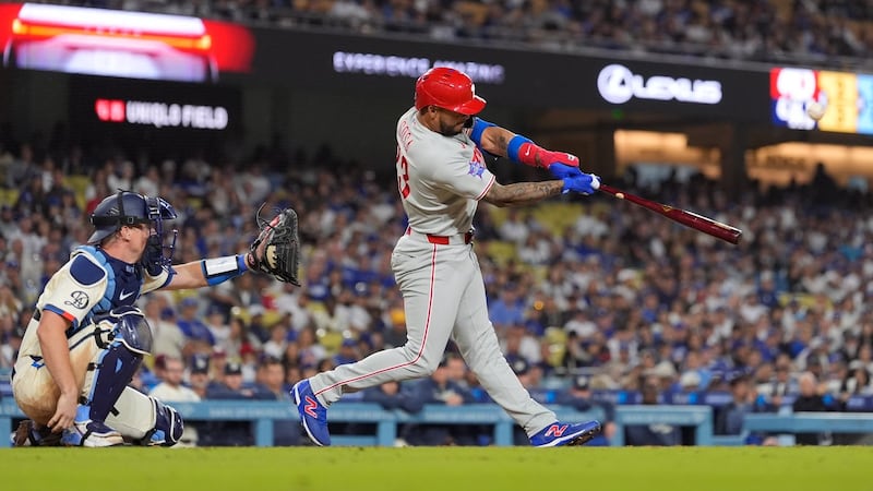 Phillies rally past Dodgers on Sosa’s homer in eighth