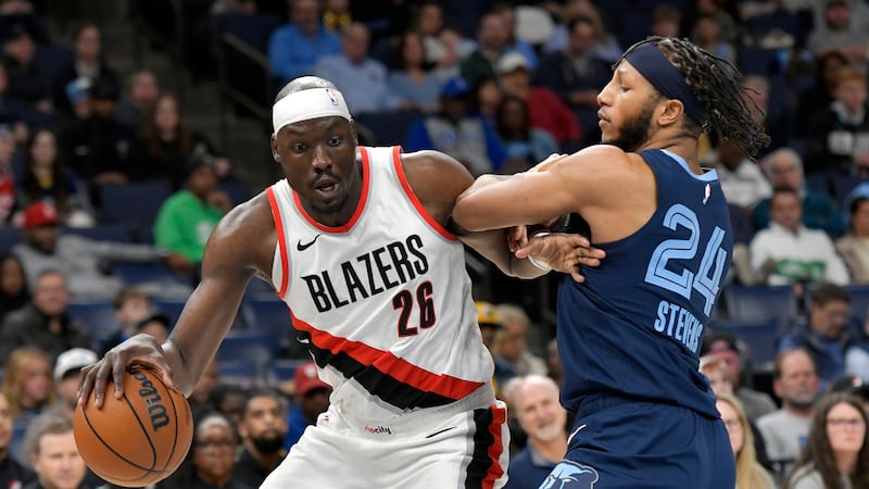 Report: Suns add center depth with free agent Reath