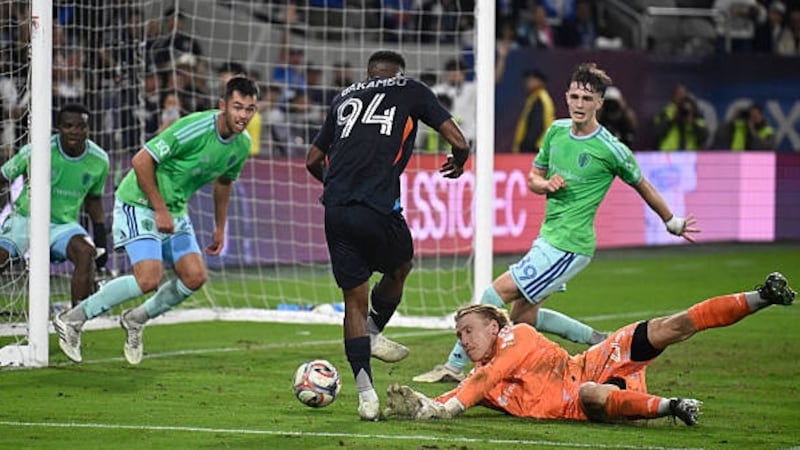 Bakambu converts a PK in stoppage time as San Diego ties Sounders