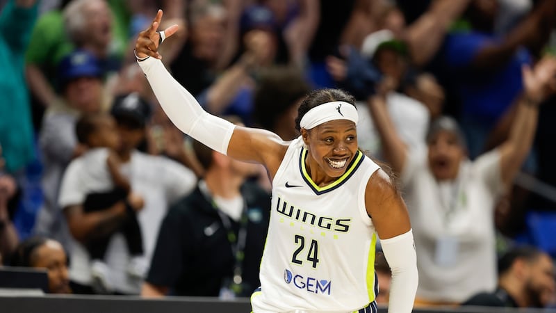 Ogunbowale hits five three-pointers in Wings’ victory over Aces