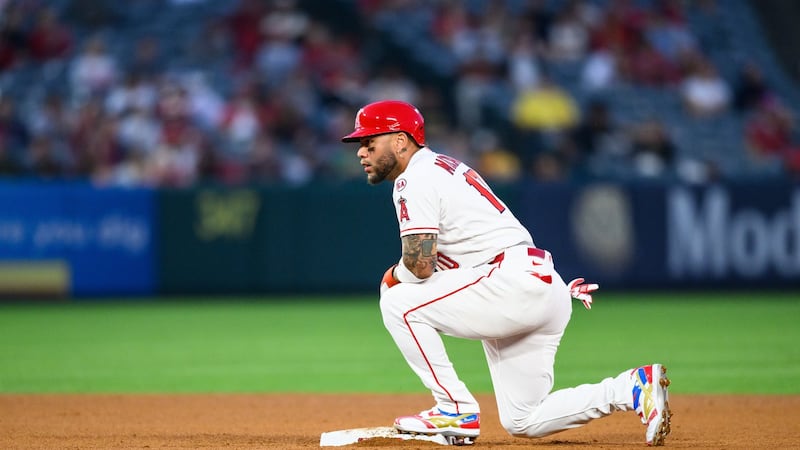Angels demote OF Lowe to Triple-A, place 3B Moncada on 10-day IL