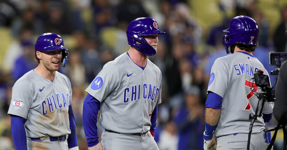 Dansby Swanson's 2-run 9th-inning blast fuels Chicago Cubs' comeback win over Los Angeles Dodgers, 10th in a row