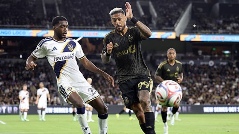 Walta’s goal erases Galaxy’s lead, LAFC clinches playoff spot in El Tráfico draw