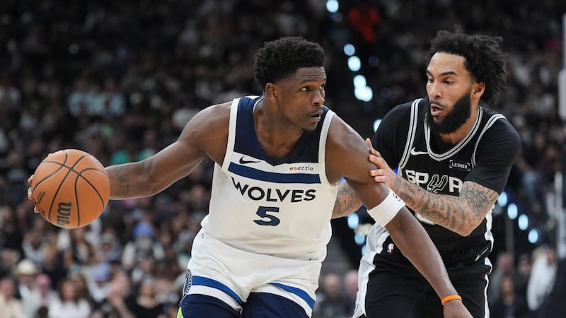 Defiant Edwards says T-Wolves not worried with season on brink