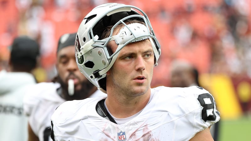 Report: Bowers (knee) to miss at least Raiders’ opener