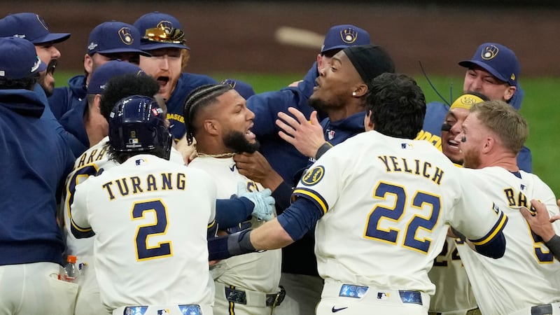 Chourio comes up big in ninth inning as Brewers rally to beat Padres for 2-0 NLDS lead