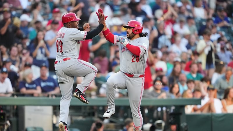 Suárez homers against former team and Burns throws five scoreless innings as Reds beat Mariners