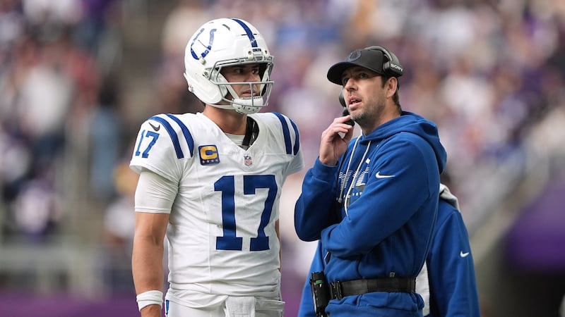 Colts’ Steichen continues to show faith in QB Jones by keeping him the starter