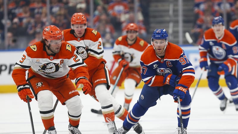 McDavid labouring to start NHL playoffs: ‘He’s putting a lot of pressure on himself’