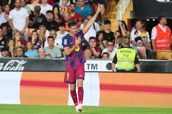 Lewandowski scores in farewell as Barcelona lose to Valencia