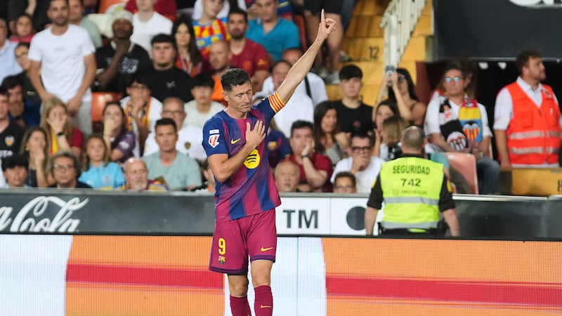 Lewandowski scores in farewell as Barcelona lose to Valencia