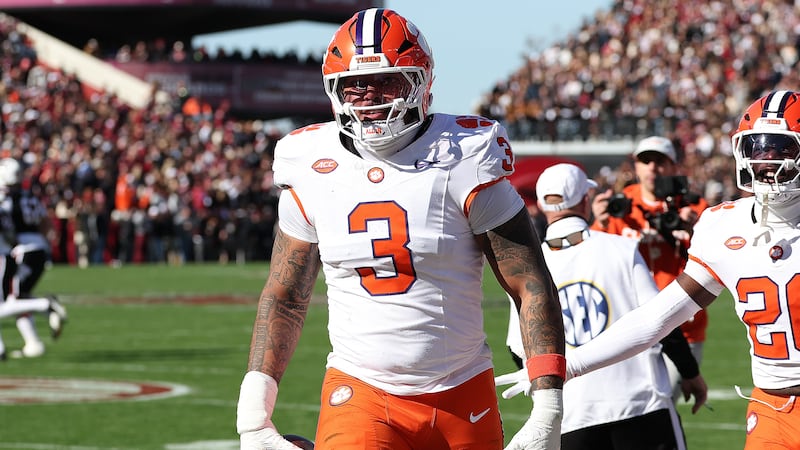 Bills select Clemson LB Parker at No. 35 a day after trading back three times