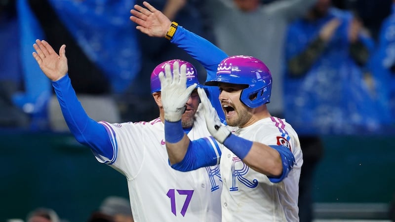 Thomas’ 10th-inning homer leads Royals over Angels