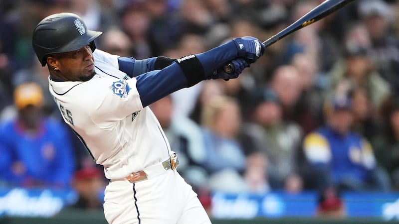 Mariners reinstate Robles from 10-day IL, option Joe to Triple-A