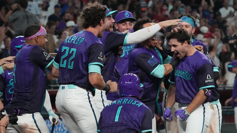 Waldschmidt walks off LA with 2-run HR as D-backs hand Dodgers 8th straight loss