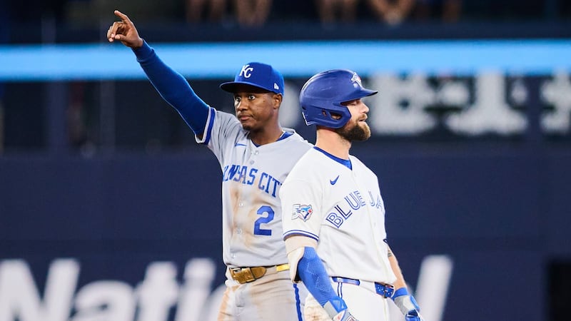 Mistakes prove costly as Blue Jays fall to surging Royals