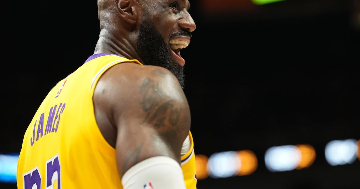 LeBron Scheduled to Speak at Fanatics Fest in NYC as NBA Waits to Hear His Plans