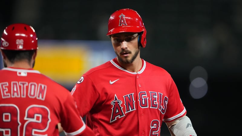 Moore, Teodosio rally Angels past Mariners