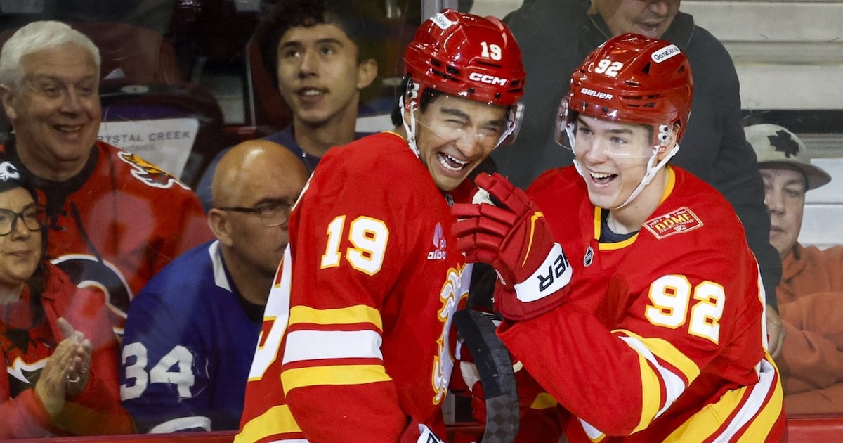 Flames beat Maple Leafs 5-2