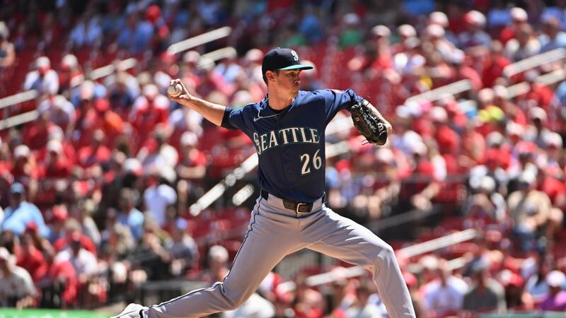 Refsnyder successfully challenges third strike, then homers to lift Mariners over Cardinals
