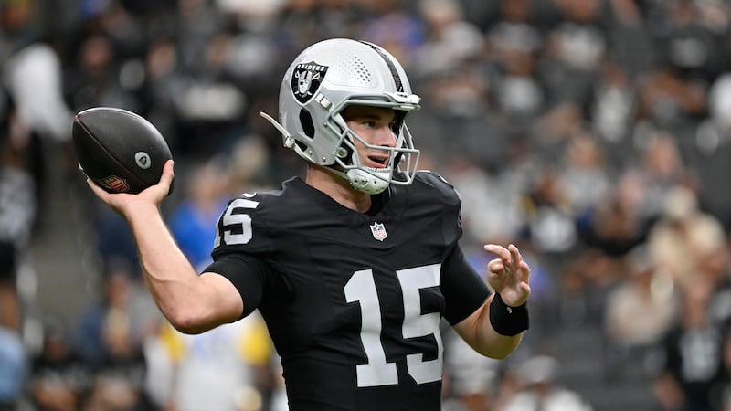 Raiders' Kubiak on switching to QB Mendoza: 'We're thinking about everything'