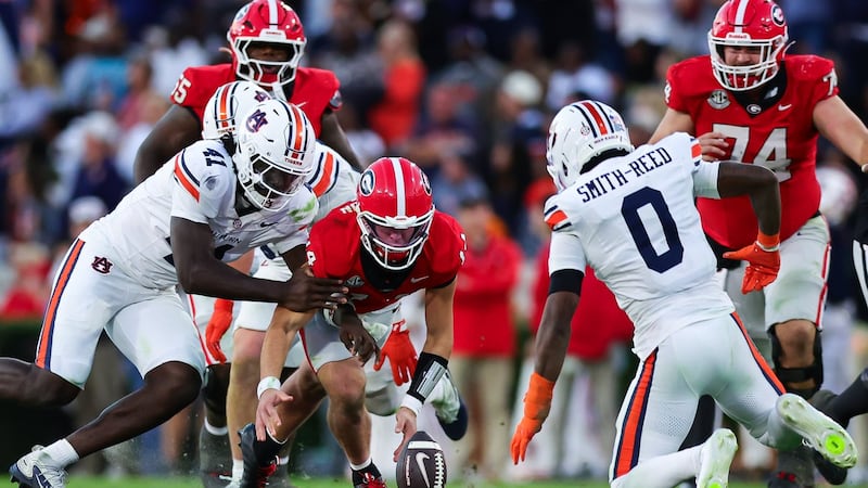 Georgia’s Stockton loses last-minute fumble to cap three-turnover day in painful loss to Auburn
