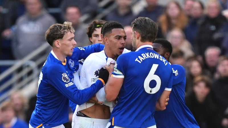Neto double earns Chelsea a win at Everton in Premier League amid head-injury concern for Martinez