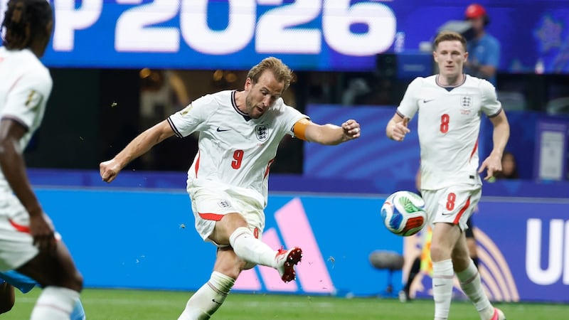 Kane scores twice in 11 minutes to lift England past Congo DR and into Round of 16