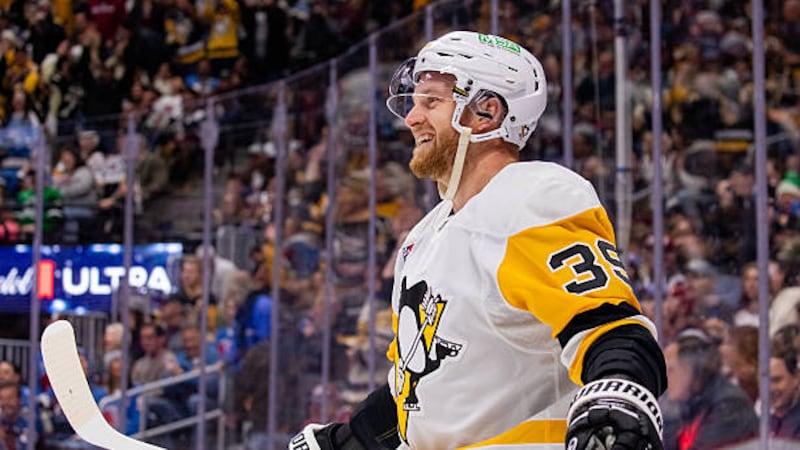 Mantha, coming off 30-goal season, headlines top remaining free agents