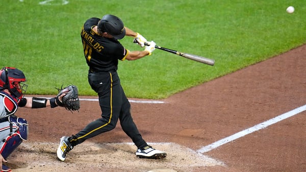 Reynolds hits 2-run homer in 9th to lift Pirates past Twins