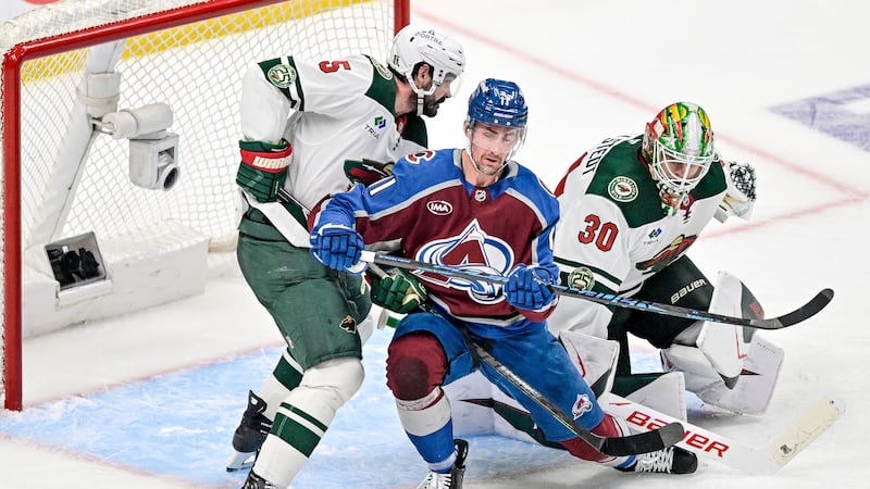 Minnesota native Nelson braces for split loyalties as Avs carry 2-0 lead over Wild into Game 3