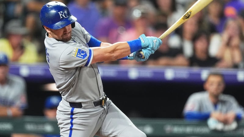 Braves acquire OF Thomas from the Royals