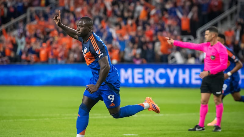 Evander, Denkey score stoppage-time goals for Cincinnati in tie with NYCFC