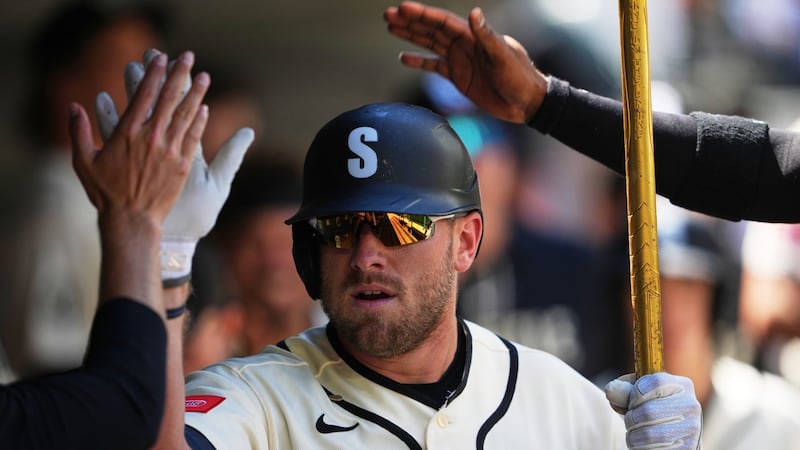 Gilbert has 10 strikeouts, Raley and Young hit HRs as Mariners beat Giants