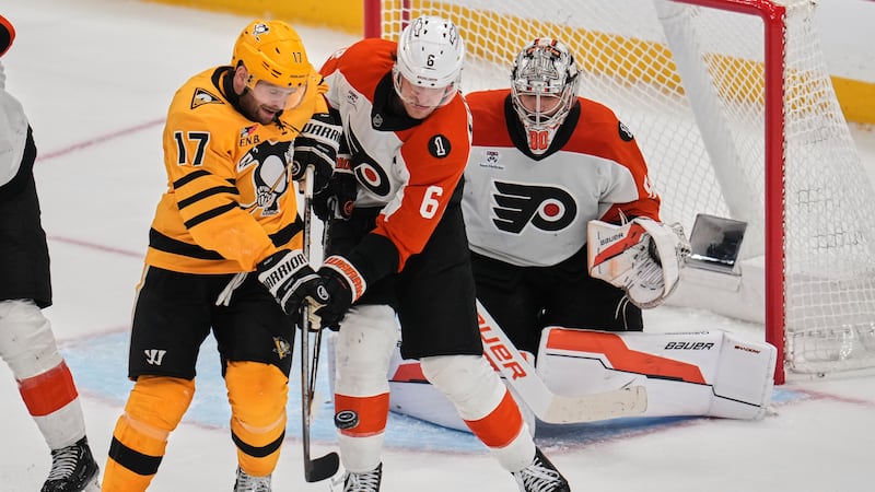 Vladar stops 27 shots, Flyers top Penguins 3-0 to grab 2-0 lead in series