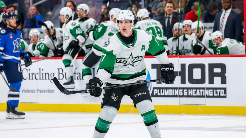 Lightning sign former Canuck Lind to PTO