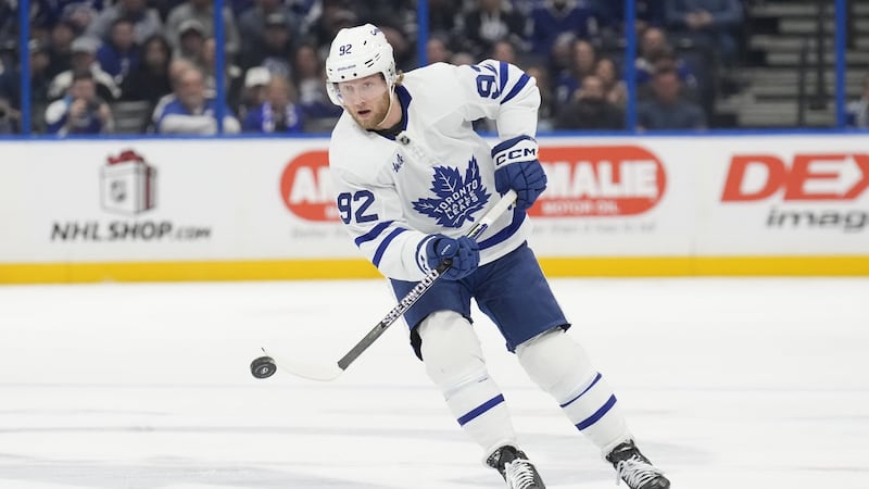Flames sign left-winger Nylander to one-year contract
