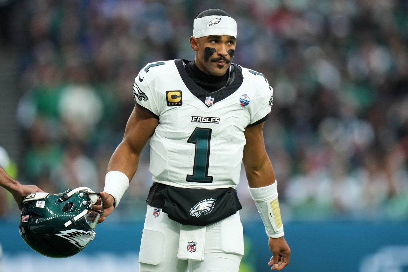 Report : Philadelphia Eagles star QB Jalen Hurts to be placed on IR due to blood clot , out indefinitely