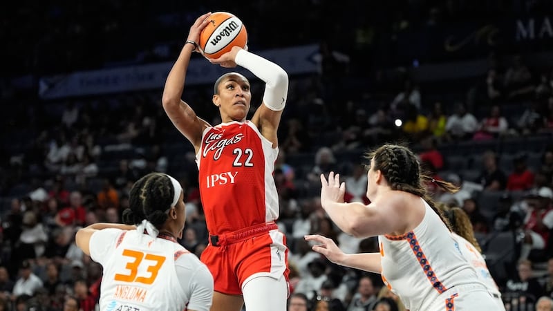Young scores 24 and Aces beat Sun