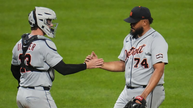 McGonigle homers as Tigers beat Pirates, move into a tie for last AL wild-card spot